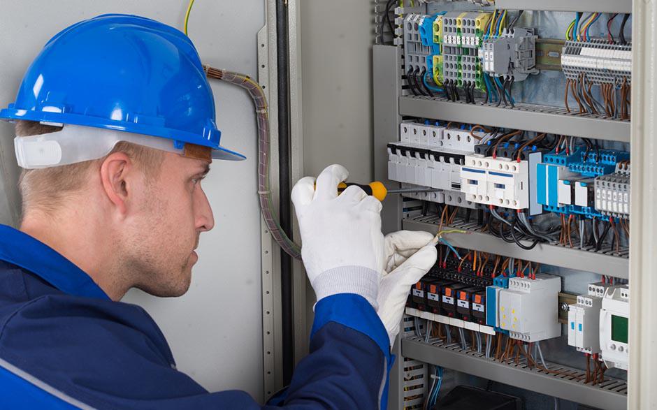 activité électricien Vaux-le-Pénil